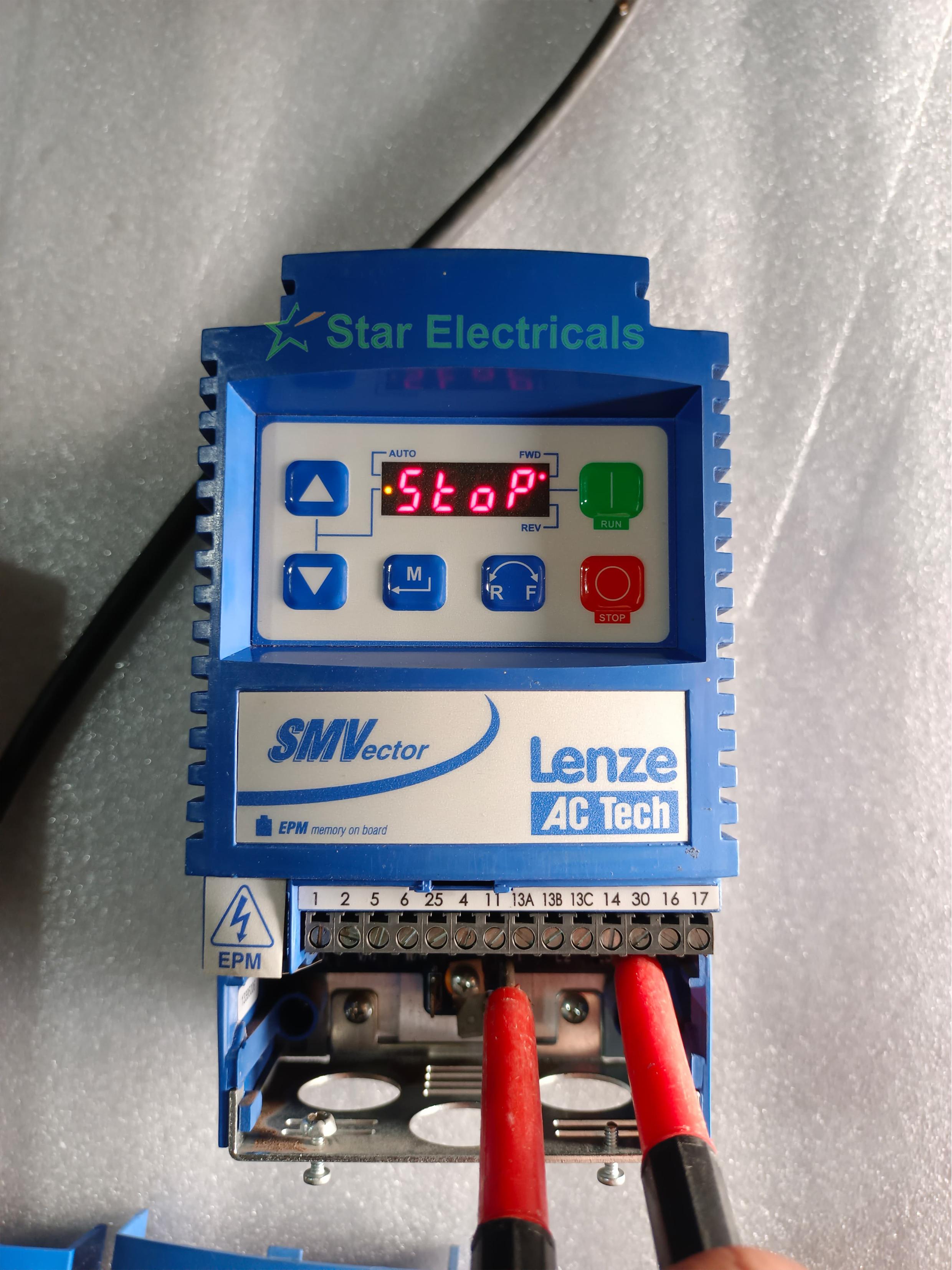 ESV152N04TXB-CC LENZE ESV152N04TXB-CC FREQUENCY CONVERTER AC DRIVE